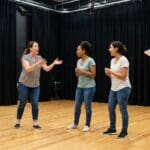 ¿Qué son las clases de teatro para adultos y qué aportan a la vida?