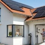 ¿Qué es el autoconsumo solar residencial y cómo funciona en el hogar?