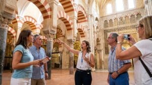 ¿Qué es un guía turístico en Córdoba y por qué es esencial para tu visita?