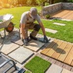 ¿Qué son los materiales para jardín exterior y cómo elegirlos?