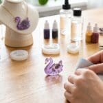 ¿Qué es el la empresa: la esencia de los accesorios artesanales en resina?