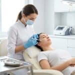 ¿Qué es la mesoterapia facial y cómo puede mejorar la piel?