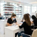 ¿Qué es un salón de uñas profesional y por qué es importante su elección?