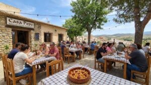 ¿Qué hace a un restaurante informal en Chirivel una buena opción para comer?