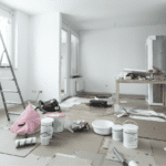 Accesorios para pintura utilizados para conseguir acabados profesionales en paredes y fachadas.