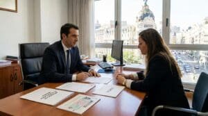 Guía para contratar a un abogado de extranjería en Madrid
