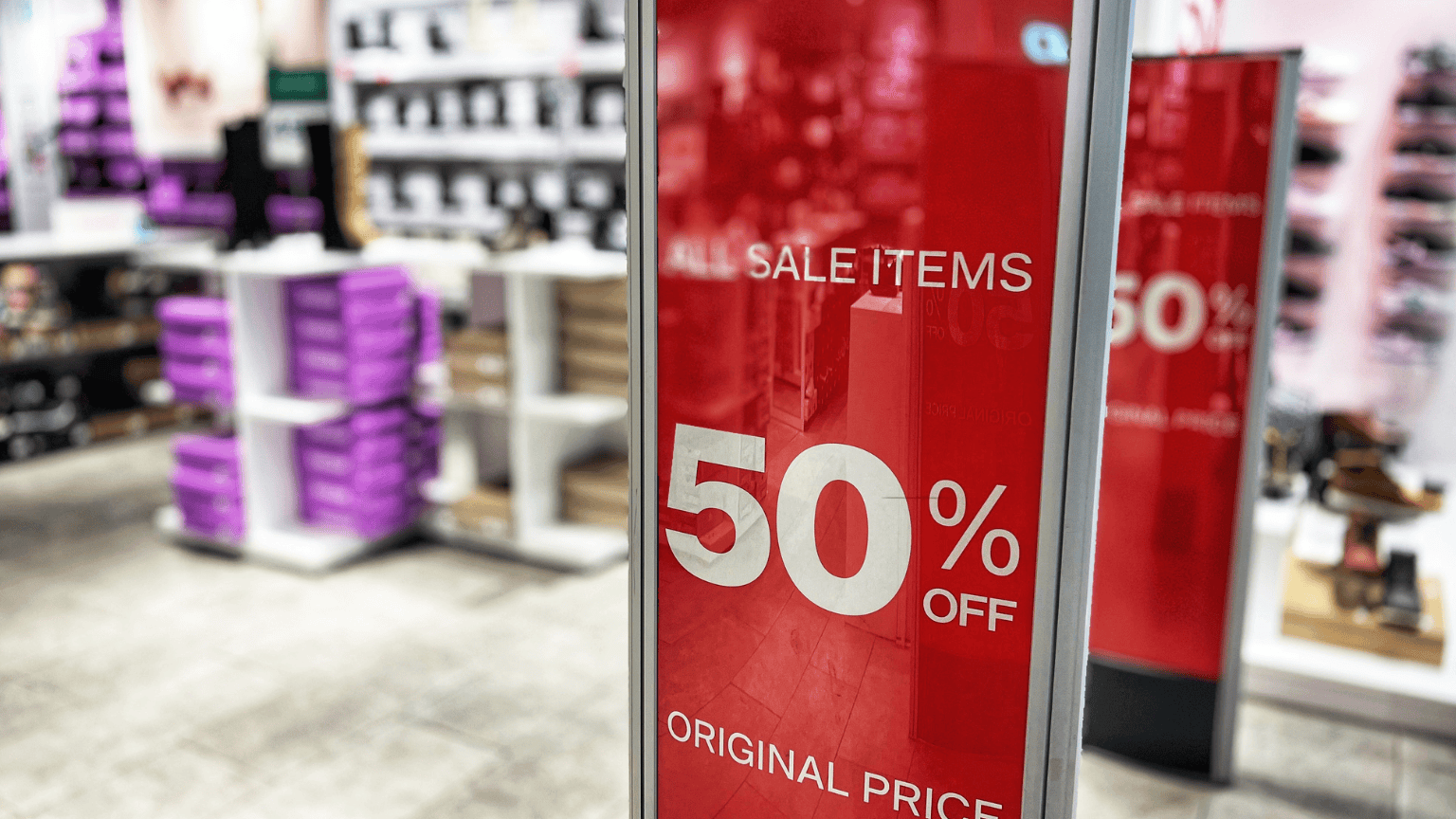 Qué es PLV y cómo ayuda a destacar productos en tienda